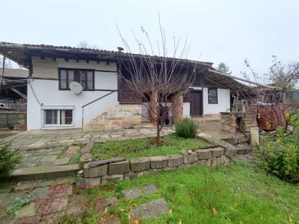 Продава  къща с. Щръклево, област Русе
      145 кв.м