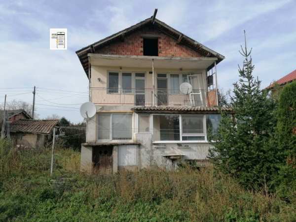 Продава  къща с. Църква, област Добрич
      100 кв.м