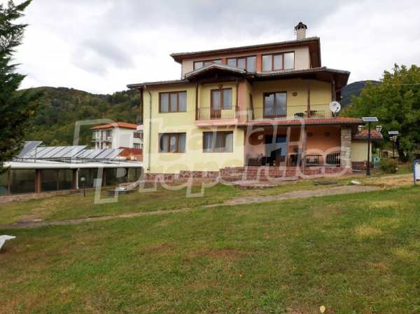 Продава хотел, с. кръвеник, област габрово