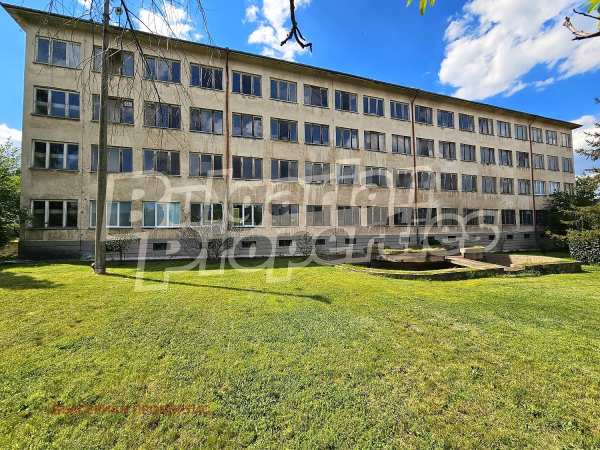 Продава парцел, гр. долна баня, област софия област