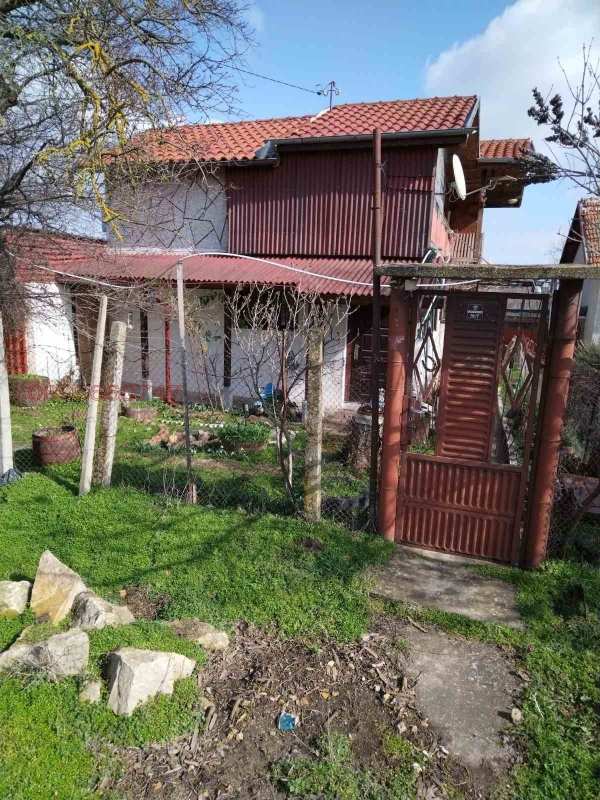 Продава къща, с. златна нива, област шумен