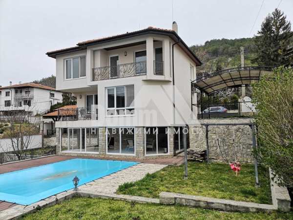 Продава къща, гр. балчик, област добрич