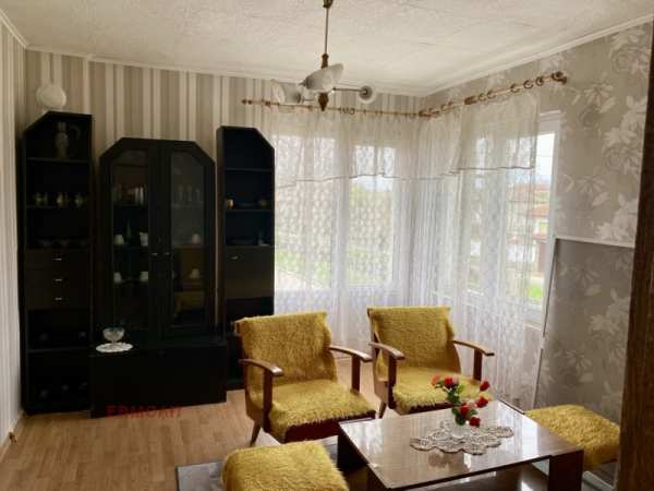 Продава къща, с. конуш, област пловдив