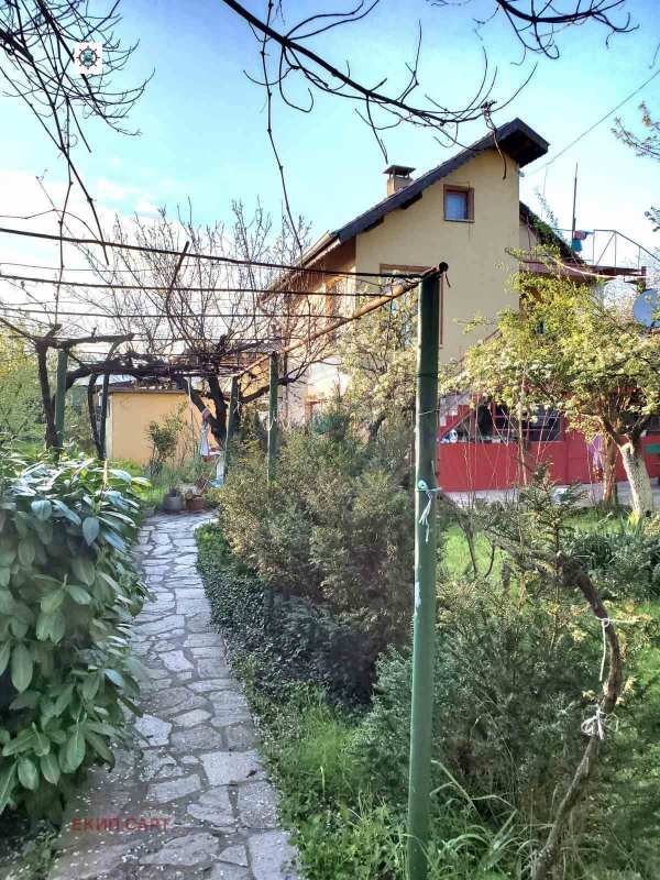 Продава къща, с. орешак, област варна