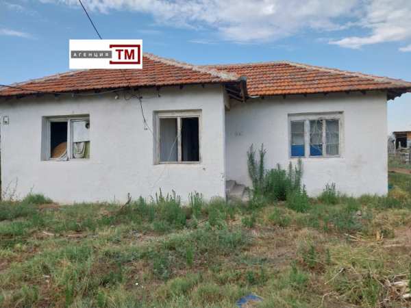 Продава бизнес имот, с. знаменосец, област стара загора