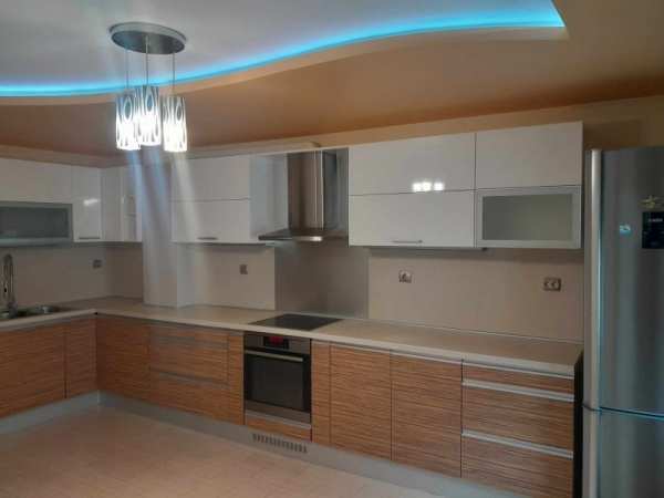 Продава  многостаен град Кърджали, Център
      138 кв.м
