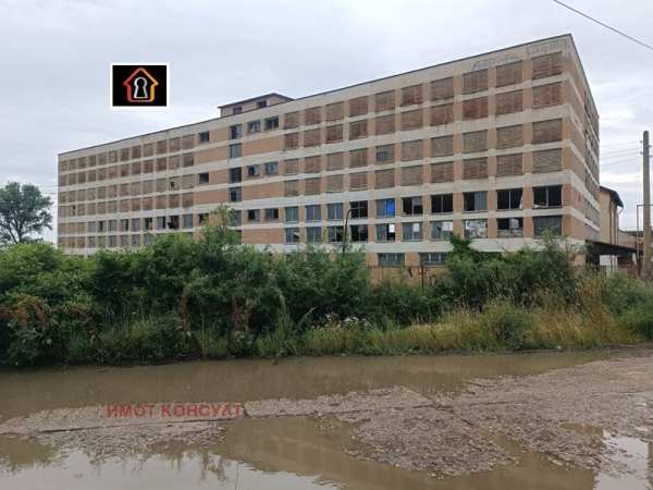 Продава склад, гр. бяла слатина, област враца