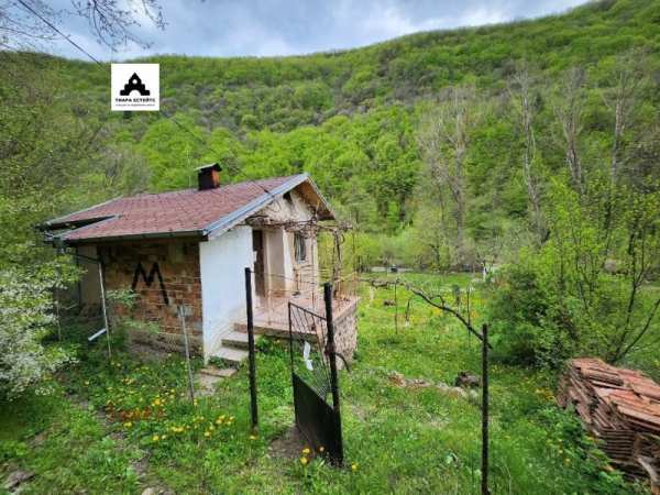 Продава къща, с. реброво, област софия област