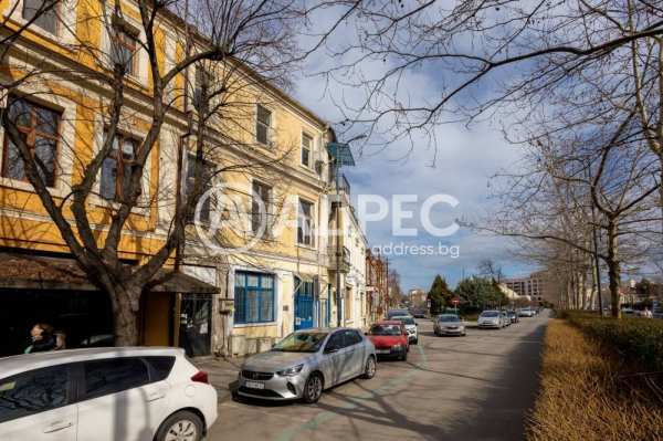 Продава 3-стаен, гр. бургас, център