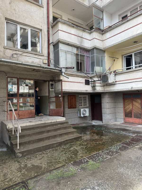 Продава 3-стаен, гр. плевен, идеален център