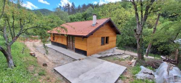 Продава вила, с. лопян, област софия област