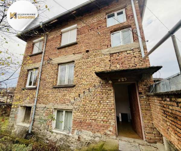 Продава  етаж от къща гр. Калофер, област Пловдив
      160 кв.м