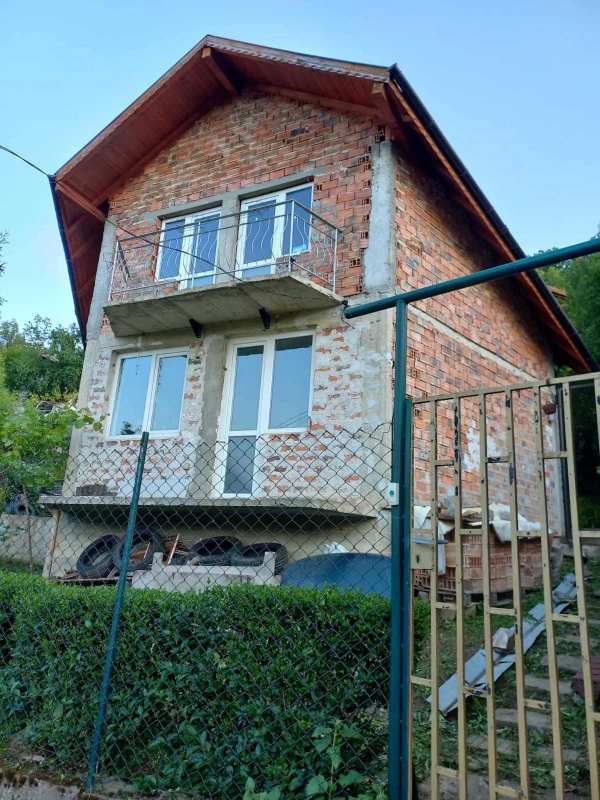 Продава къща, гр. своге, област софия област