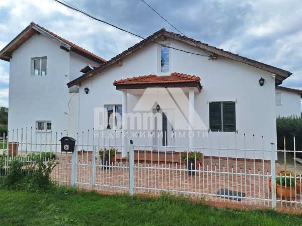 Продава къща, с. сенокос, област добрич