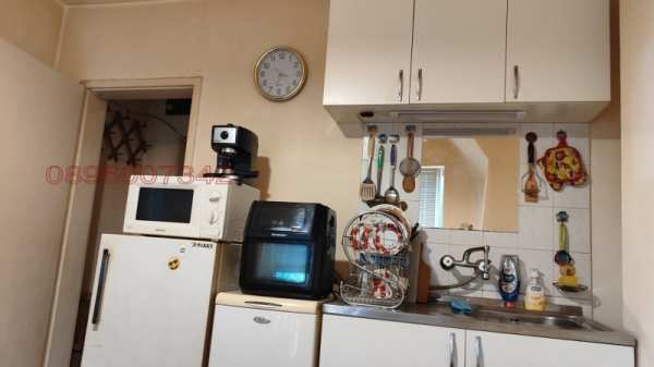 Продава ателие, таван, гр. русе, централен кооп. пазар
