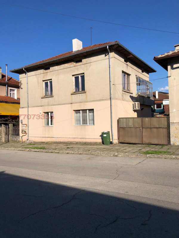 Продава етаж от къща, гр. плачковци, област габрово