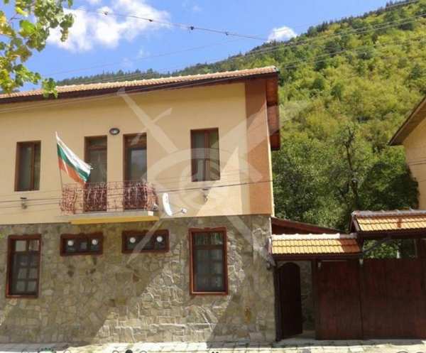 Продава къща, с. лопян, област софия област