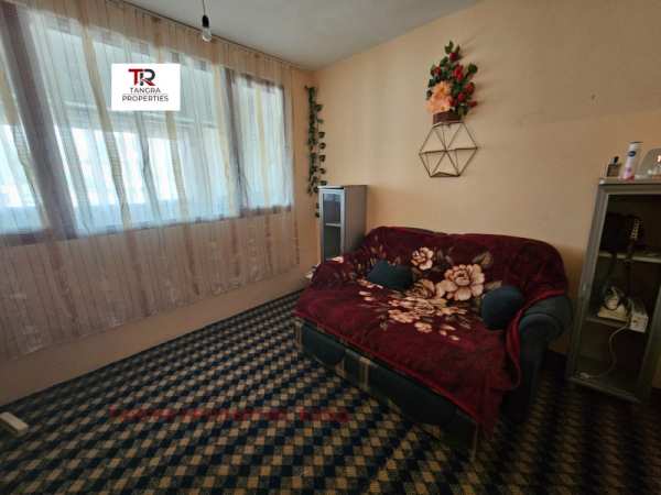 Продава  2-стаен гр. Радомир, област Перник
      72 кв.м
