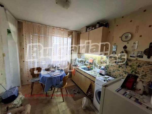 Продава 3-стаен, с. атия, област бургас