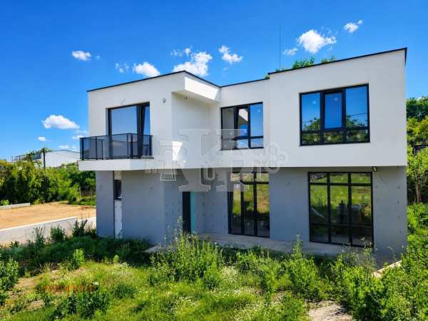 Продава къща, с. яребична, област варна