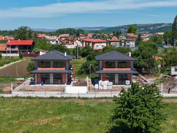 Продава къща, с. голяновци, област софия област