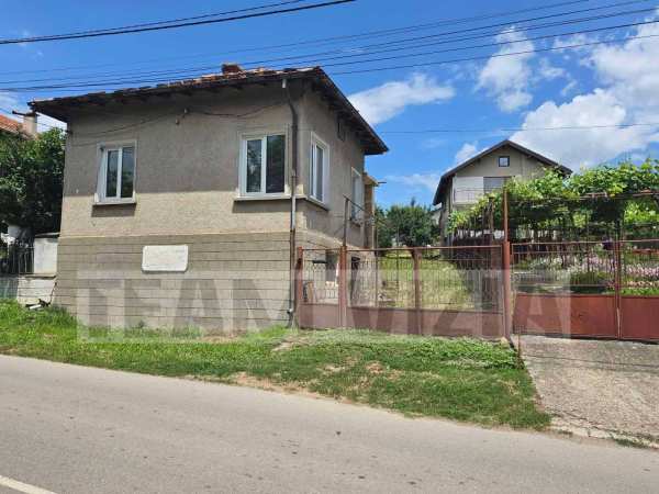 Продава къща, с. пожарево, област софия област