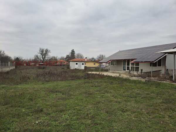Дава под наем къща, с. тутраканци, област варна