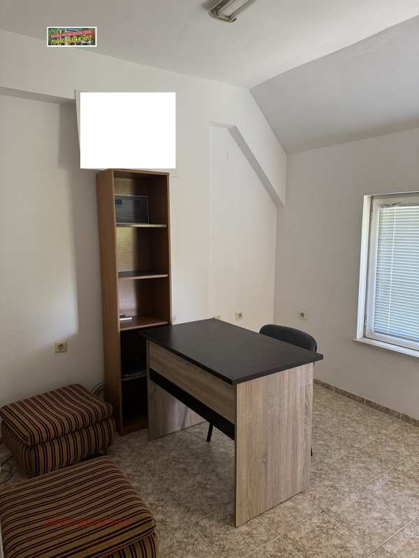 Дава под наем офис, гр. монтана, идеален център