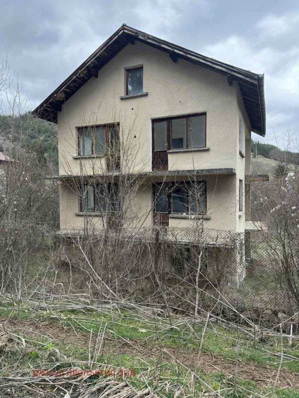 Продава къща, с. ябланица, област софия област