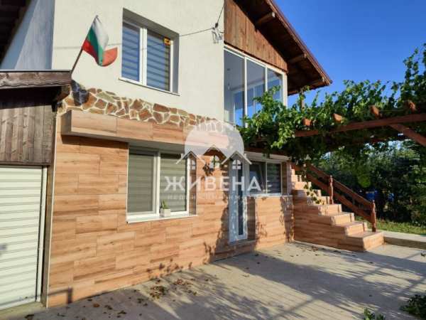 Продава  къща с. Славеево, област Добрич
      120 кв.м