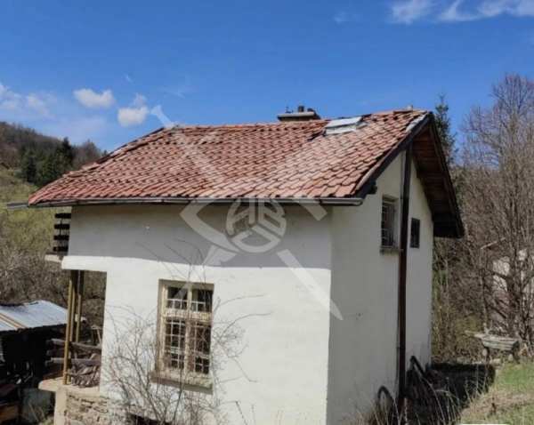 Продава къща, с. гинци, област софия област