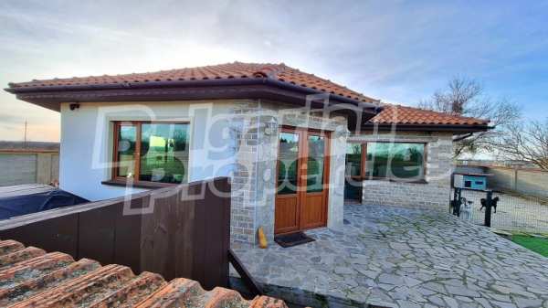 Продава къща, с. стражица, област добрич