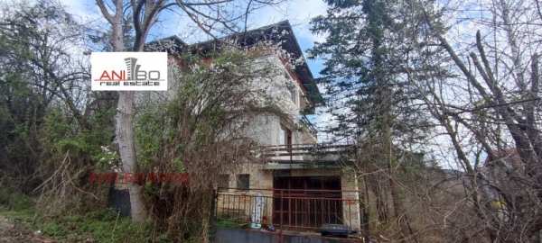 Продава  къща с. Джурово, област София
      292 кв.м