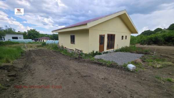 Продава къща, с. люлин, област перник