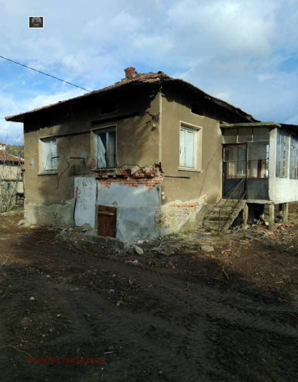 Продава къща, гр. кочериново, област кюстендил