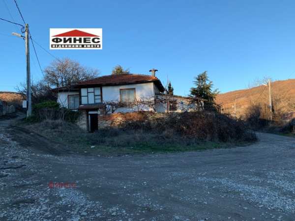 Продава къща, с. средно градище, област стара загора