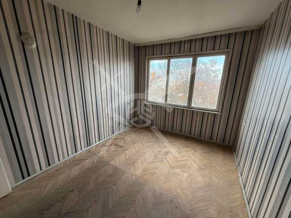 Продава  3-стаен гр. Карнобат, област Бургас
      72 кв.м