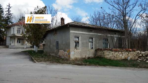 Продава  къща с. Горски Сеновец, област Велико Търново
      50 кв.м