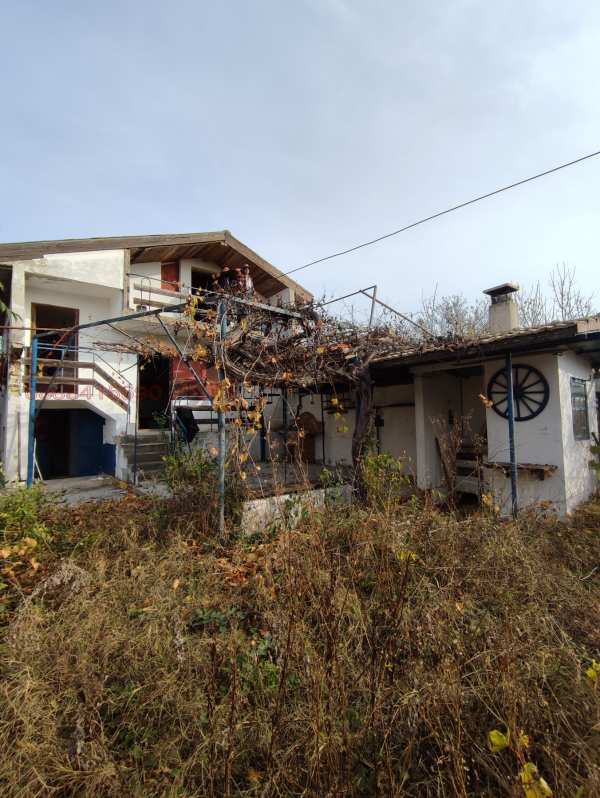 Продава вила, гр. каварна, област добрич