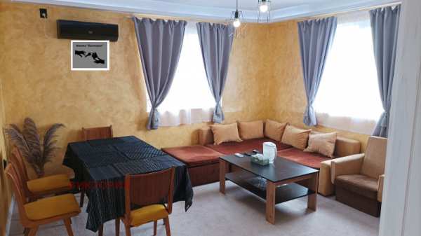 Продава  4-стаен град Пазарджик, Изток
      100 кв.м