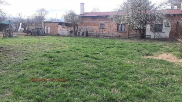 Продава  къща с. Лесново, област София
      40 кв.м