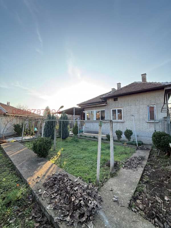 Продава къща, гр. левски, област плевен