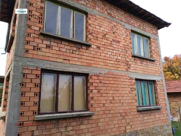 Продава къща, с. голяма желязна, област ловеч