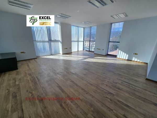 Продава  4-стаен гр. Разлог, област Благоевград
      160 кв.м