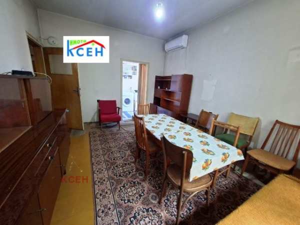 Продава етаж от къща, гр. търговище, боровец