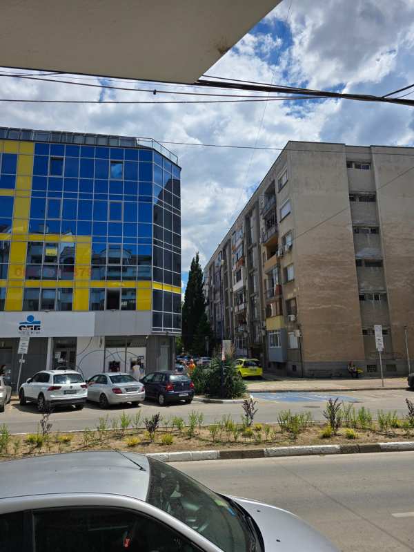 Продава 1-стаен, гр. пазарджик, идеален център