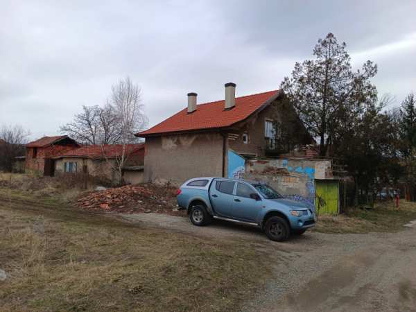 Продава  къща с. Долна Диканя, област Перник
      200 кв.м