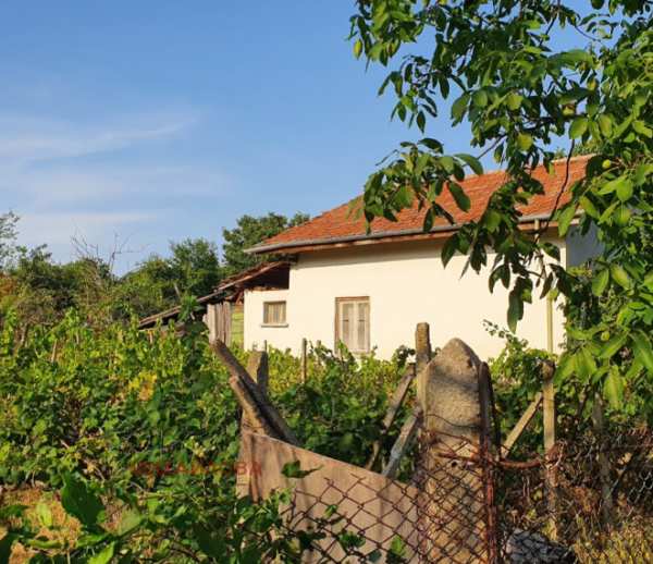 Продава къща, с. дълбоки, област стара загора