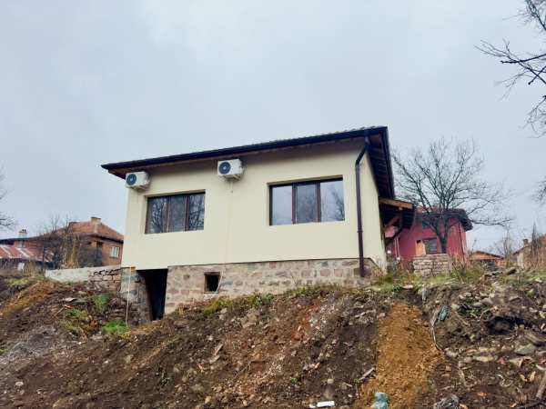 Продава къща, гр. вършец, област монтана