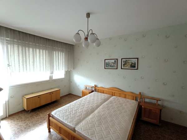 Продава 3-стаен, гр. добрич, център